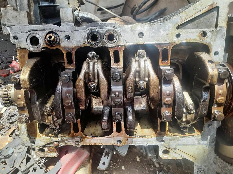 KIA & HYUNDAI 1.2 G4LA ENGINE BLOCK, CRANK SHAFT AND PISTONS - Private Seller KIA & HYUNDAI 1.2 G4LA ENGINE BLOCK, CRANK SHAFT AND PISTONS - Private Seller