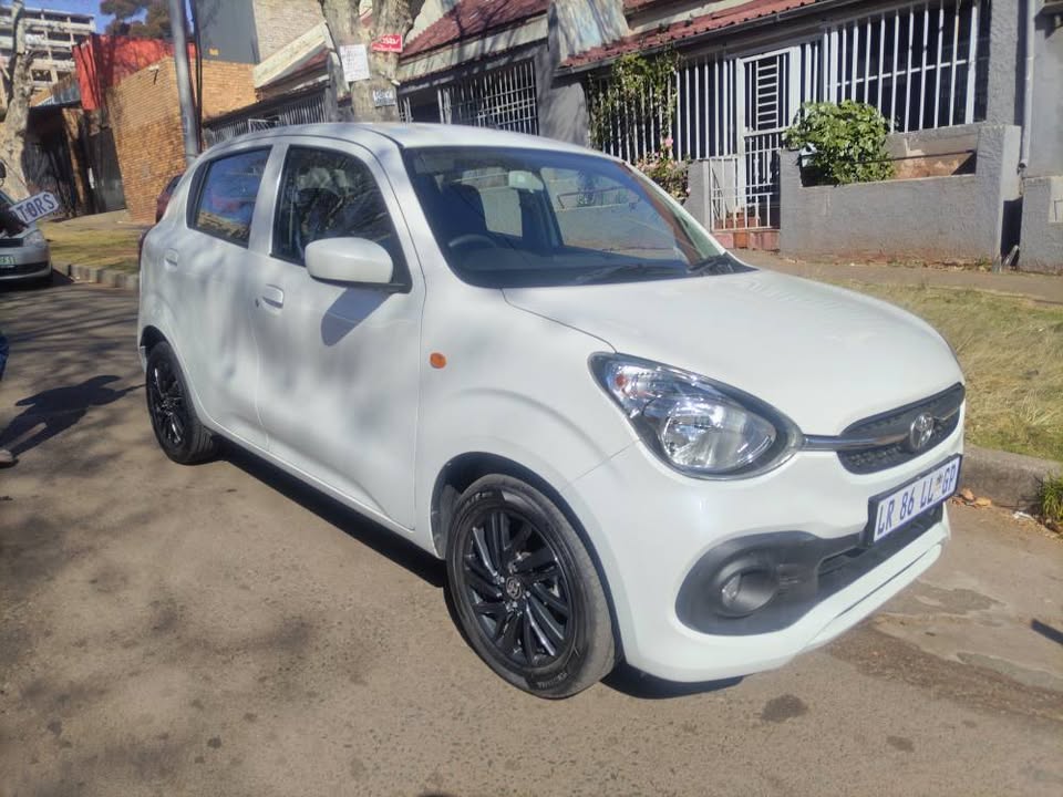 2014 Toyota vitz 1.0 XR Automatic