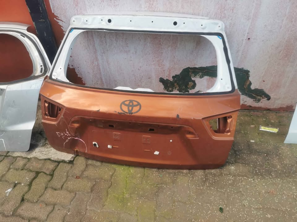Toyota Urban Cruiser tailgate - Private Seller Toyota Urban Cruiser tailgate - Private Seller