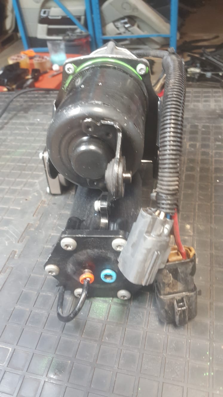 2008 Discovery 3 4.0 V6 Suspension Pump for sale - Private Seller