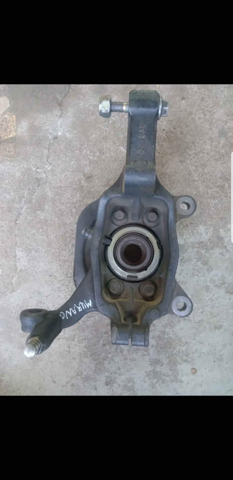 Nissan murano left front stub axle Nissan murano left front stub axle