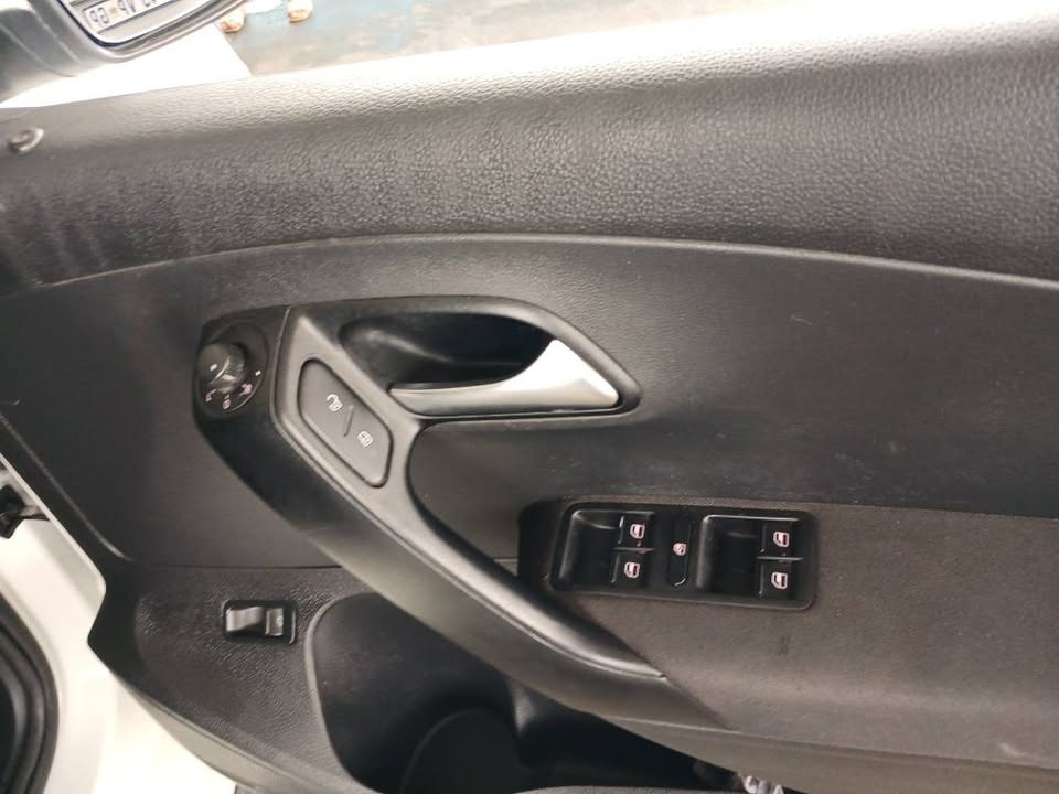 2022 model VW polo 6 sedan manual transmission petrol 1.4 engine capacity mileage 46000km