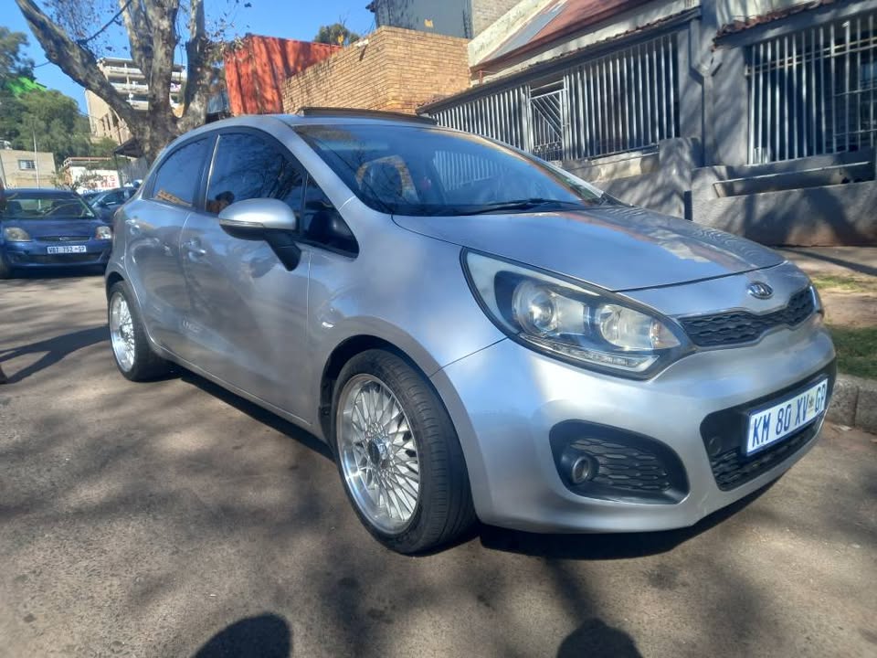 2013 Kia Rio Hatchback 1.4 Tec, Leather seat, Sunroof Spere key, Manual, Silver, 37000kms
