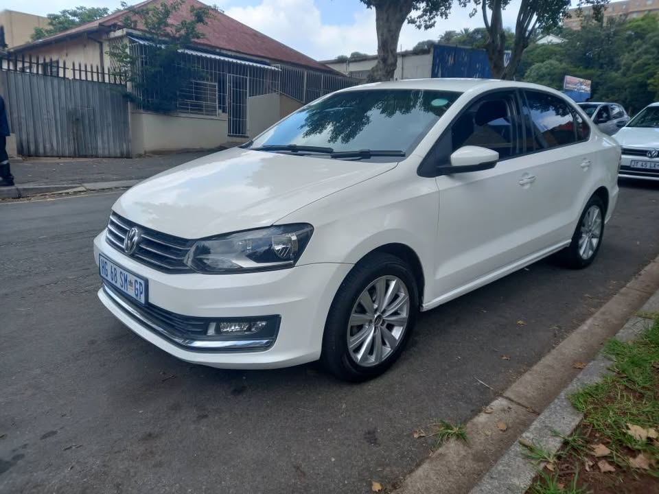 2018 VW POLO 6 SEDAN COMFORTLINE 1.6 Petrol, Manual, White Color, Mileage 72000kms