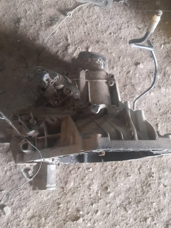 NISSAN ALMERA GEARBOX AVAILABLE - Private Seller