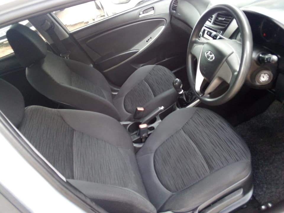 2015 HYUNDAI ACCENT SEDAN 1.6Motion MANUAL SILVER COLOR