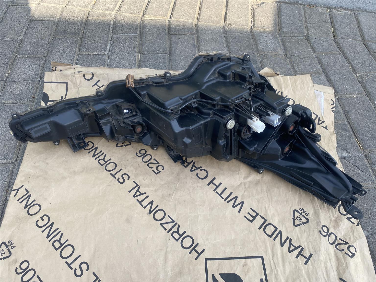 2022 TOYOTA COROLLA LED HEADLIGHT LEFT SIDE FOR SALE. IN PRISTINE CONDITION