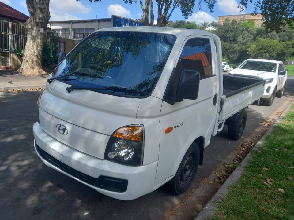 Hyundai H100 2.6 DIESEL, White