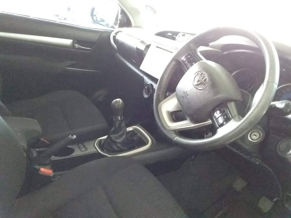 Used Toyota Hilux 2.8GD-6 single cab 4x4 Raider auto - Private Seller
