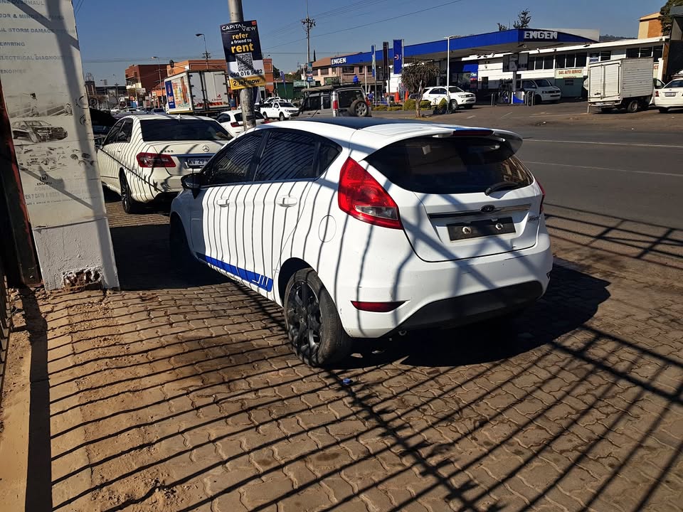 Ford Fiesta For stripping!!! - Private Seller Ford Fiesta For stripping!!! - Private Seller