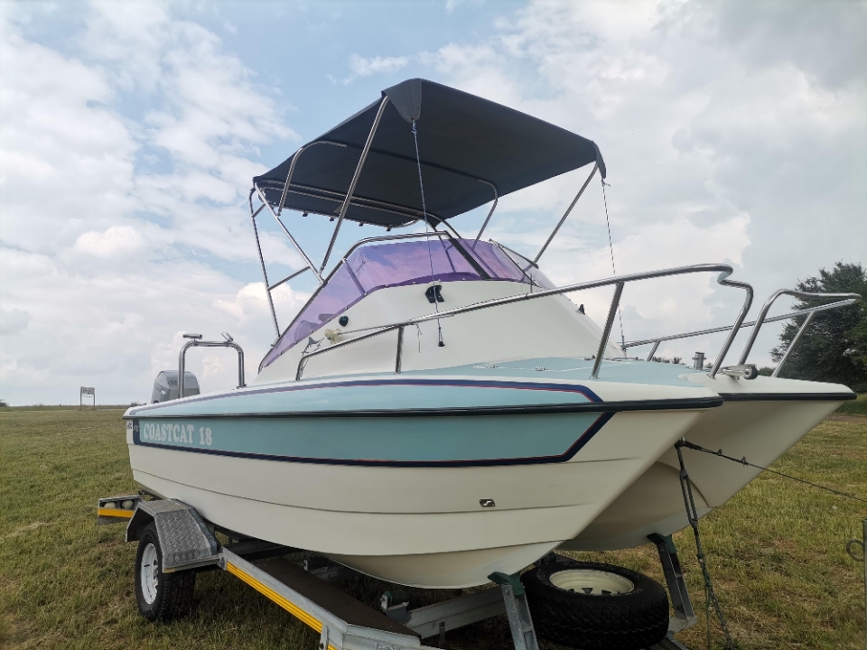 COASTCAT 18FT OFFSHORE WITH TWIN 90HP MARINER MOTORS - VERY CLEAN PACKAGE