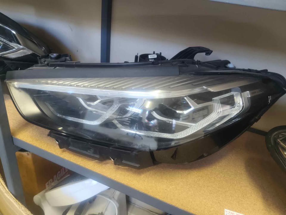 BMW M8 left headlight - Private Seller BMW M8 left headlight - Private Seller