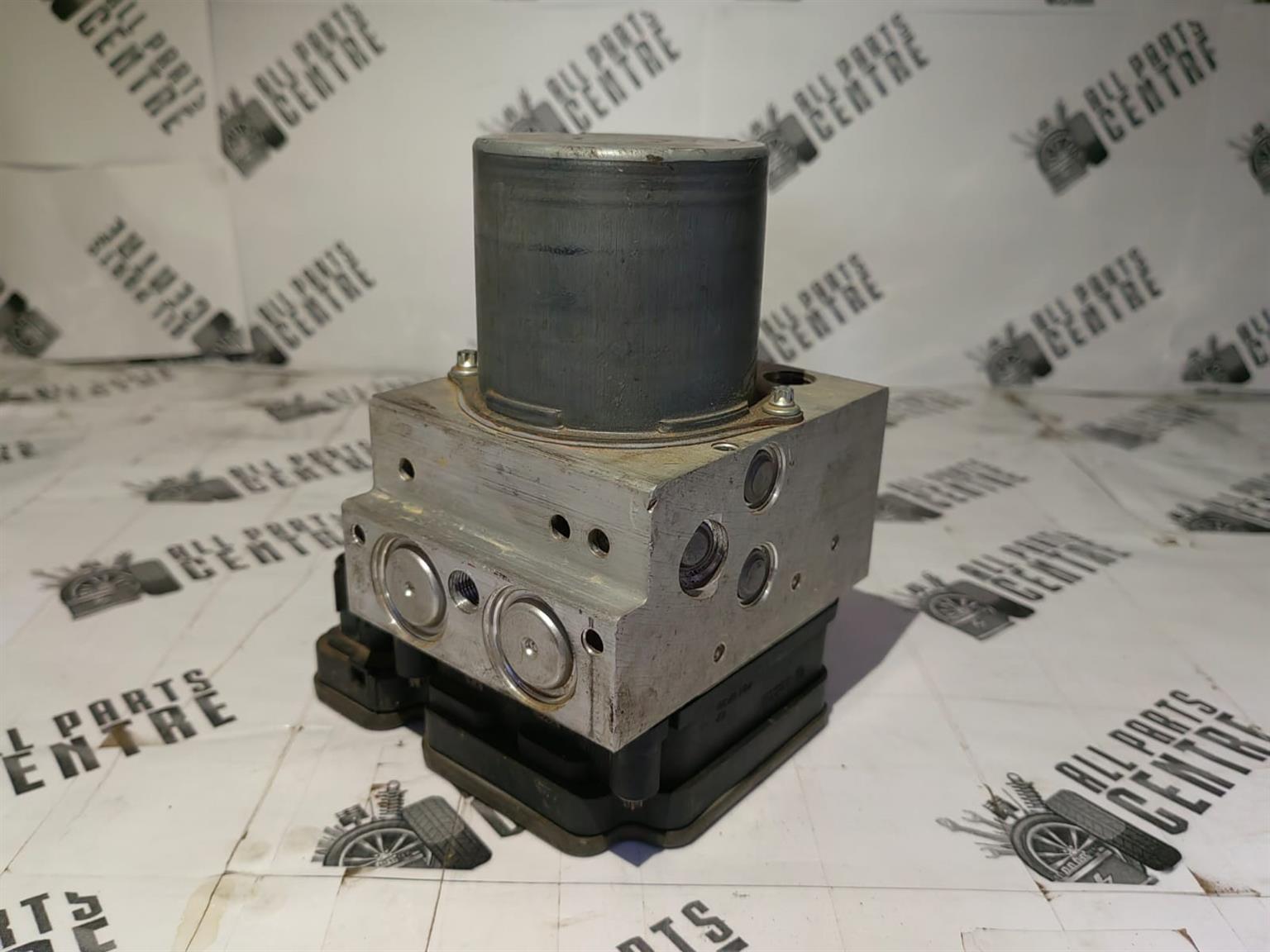Now for sale: Land Rover Range Rover Sport ABS pump – Used