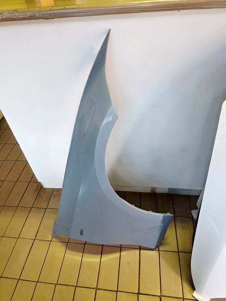 2021 BMW G20 RIGHT FENDER FOR SALE IN GREAT CONDITION - Private Seller 2021 BMW G20 RIGHT FENDER FOR SALE IN GREAT CONDITION - Private Seller
