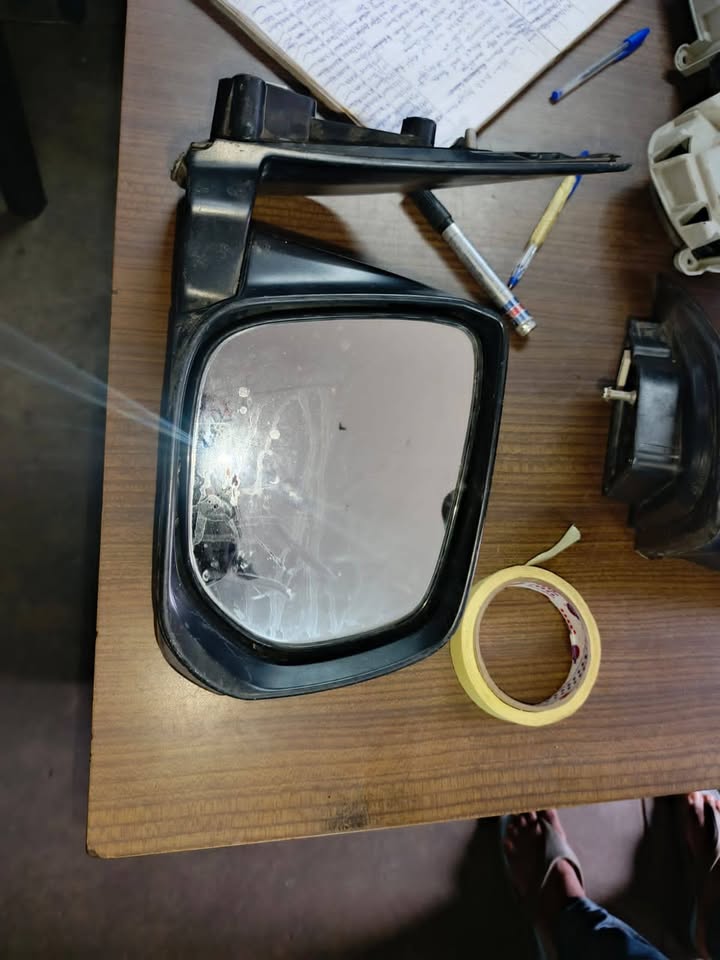 Isuzu D-Max Right with indicator mirror - Private Seller