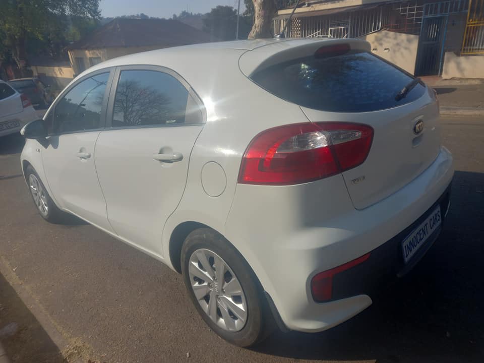 2016 KIA RIO HATCHBACK 1.2 ENGINE PETROL, MANUAL, MILEAGE 85000KMS, WHITE COLOR,