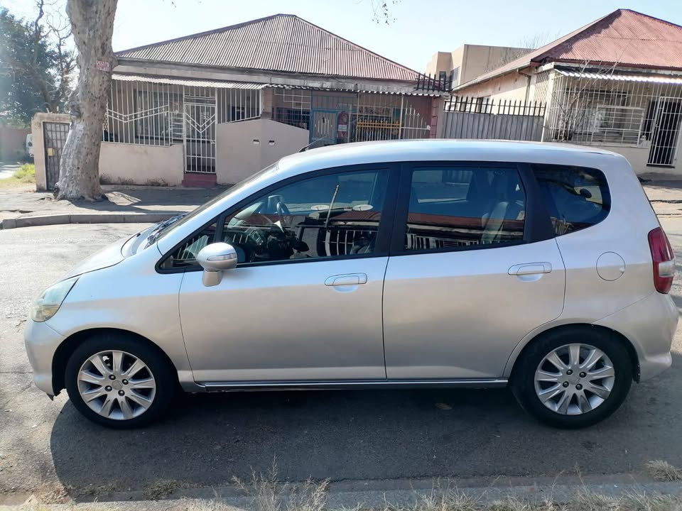2005 HONDA JAZZ 1.5 AUTOMATIC TRANSMISSION IN EXCELLENT CONDITION