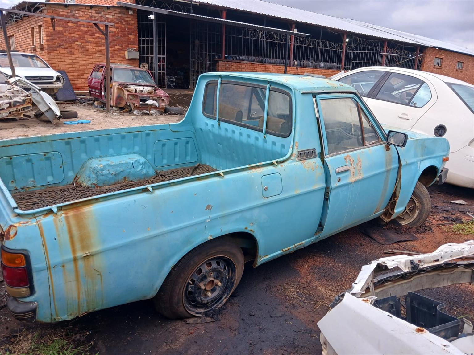 NISSAN 1400 BODY PARTS FOR SALE
