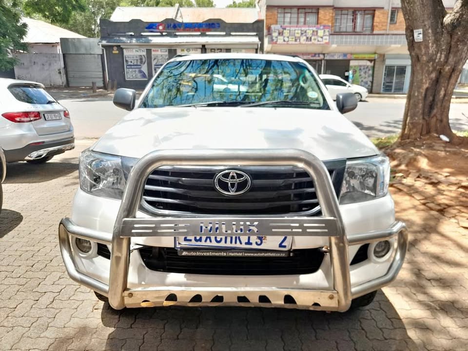 2011 TOYOTA HILUX 2.5 D4D SINGLE CAB 4X2 MANUAL 2011 TOYOTA HILUX 2.5 D4D SINGLE CAB 4X2 MANUAL