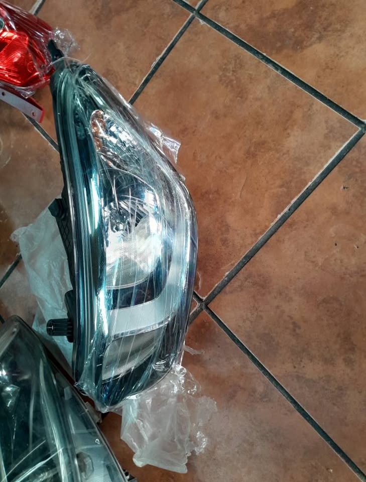 Hyundai i Headlight Insurance clean - Private Seller Hyundai i Headlight Insurance clean - Private Seller