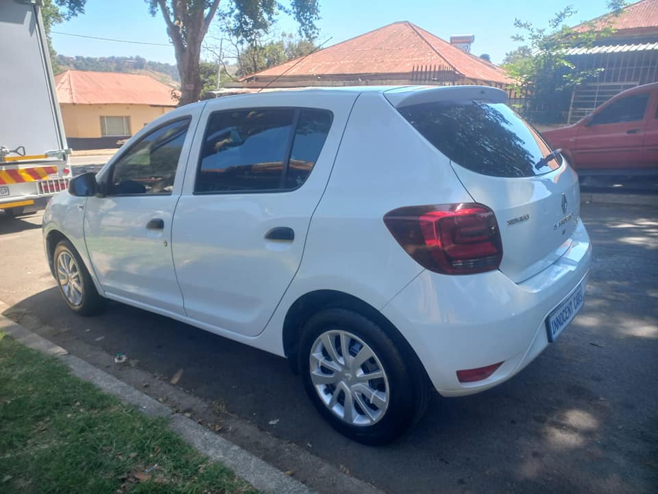 2020 RENAULT SANDERO T900 PETROL, MANUAL, WHITE COLOR, MILEAGE 68000KMS
