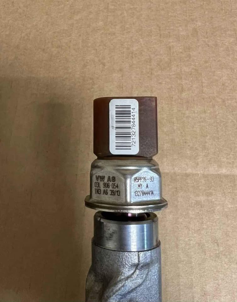Vw Amarok Transporter Audi A4 Tiguan 2.0tdi Complete Fuel Rail with Sensors - Private Seller Vw Amarok Transporter Audi A4 Tiguan 2.0tdi Complete Fuel Rail with Sensors - Private Seller