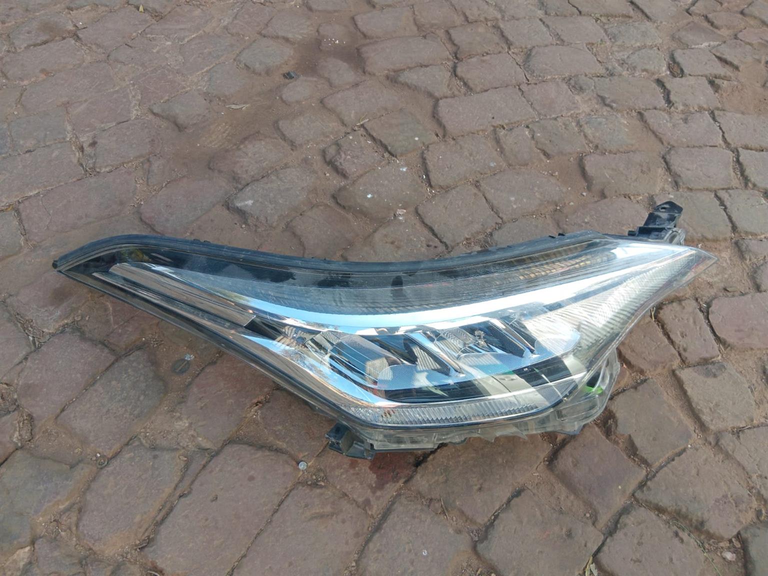 USED TOYOTA CHR HEADLIGHTS - Private Seller USED TOYOTA CHR HEADLIGHTS - Private Seller