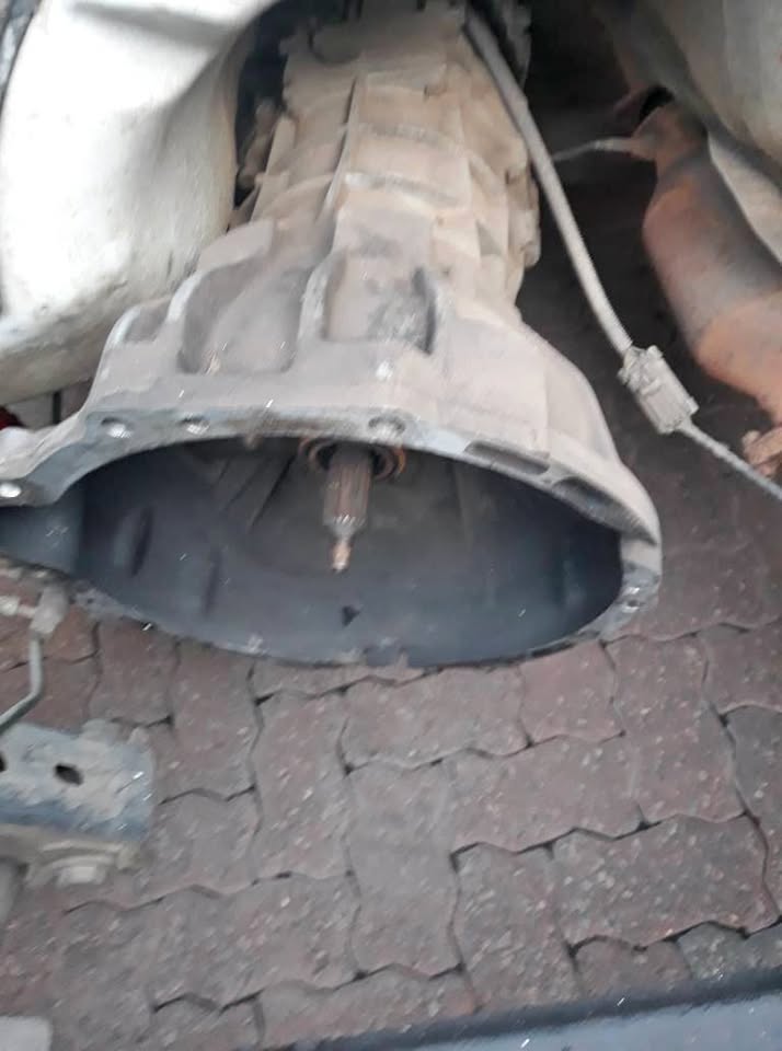 Toyota 4Y Gearbox For Sale - Private Seller