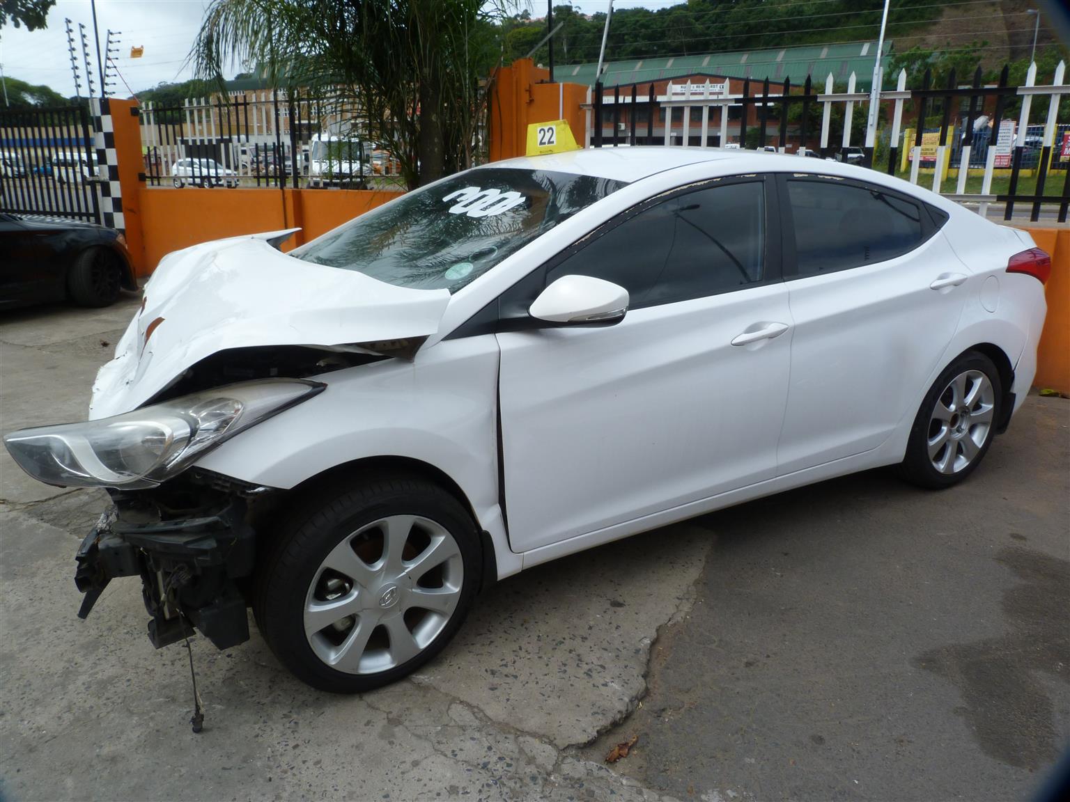 Hyundai Elantra 1.8 GLS AT - 2013 - Private Seller Hyundai Elantra 1.8 GLS AT - 2013 - Private Seller