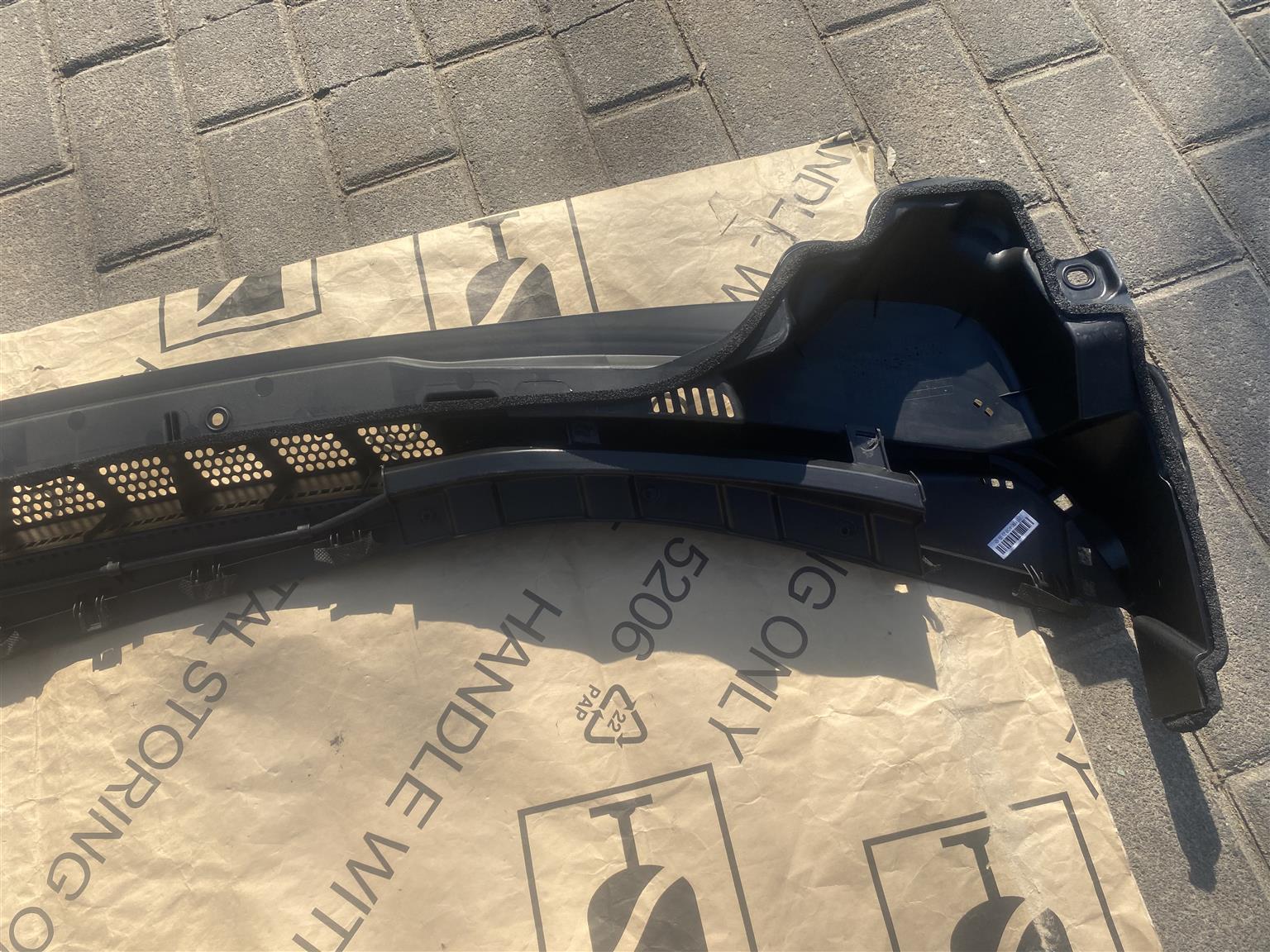 2014 HYUNDAI ELANTRA WINDSCREEN WIPER COWLING FOR SALE