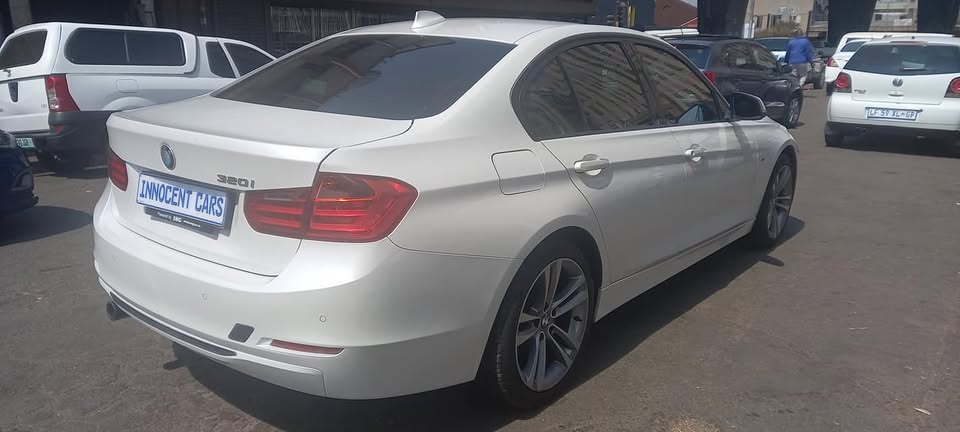 2013 BMW 320i ENGINE PETROL, SPORTS-LINE, AUTOMATIC TRANSMISSION