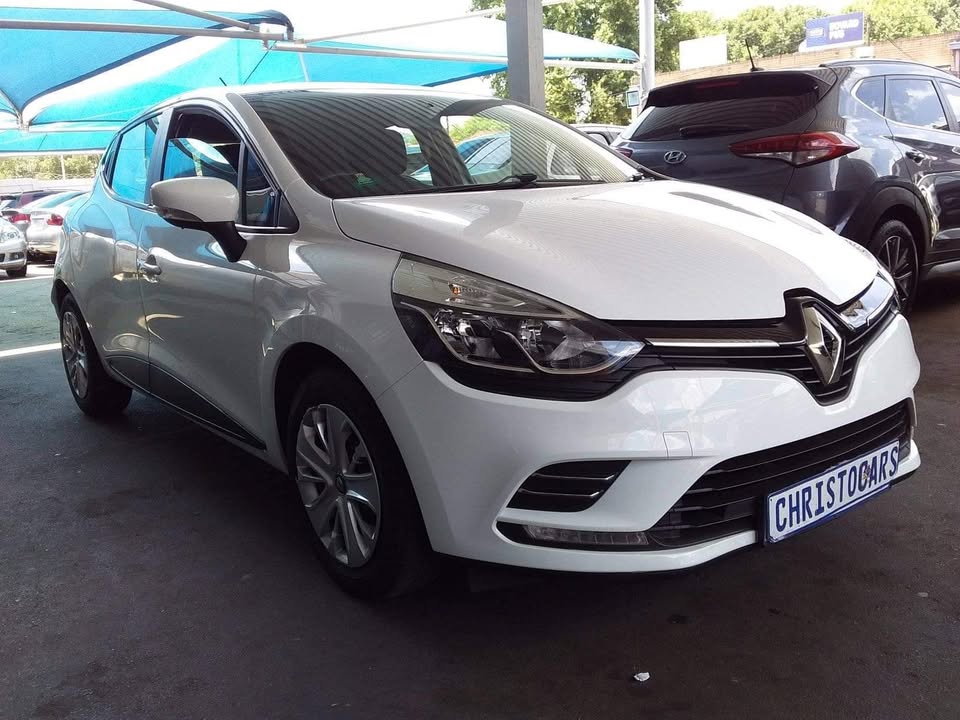 2018 Renault Clio hatchback manual 2018