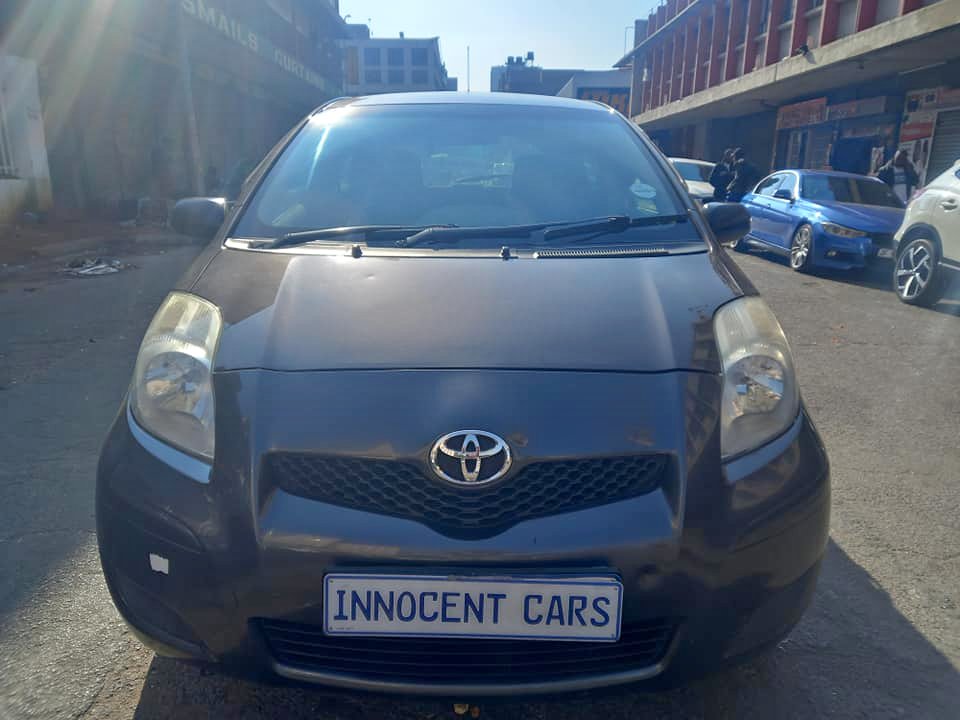 2011 TOYOTA YARIS 1.3 T PETROL, MANUAL, GREY COLOR, MILEAGE