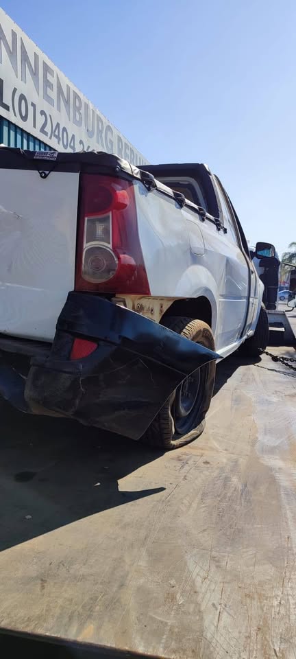 NP200 1.6 STRIPPING FOR SPARES - Private Seller NP200 1.6 STRIPPING FOR SPARES - Private Seller