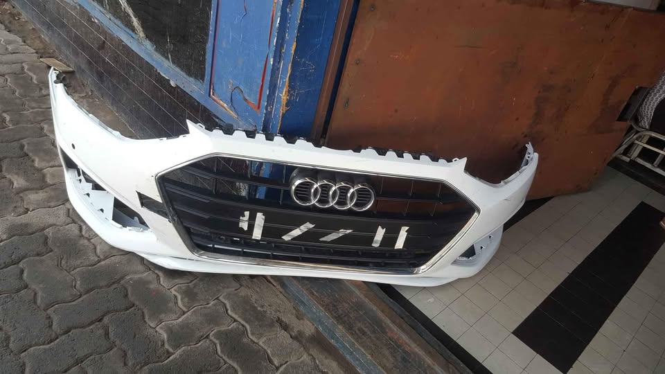AUDI A4 B9 BUMPER - Private Seller AUDI A4 B9 BUMPER - Private Seller