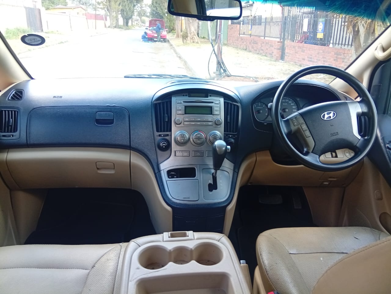 Used 2011 Hyundai H-1 H-1 2.4 wagon GLS - Private Seller Used 2011 Hyundai H-1 H-1 2.4 wagon GLS - Private Seller