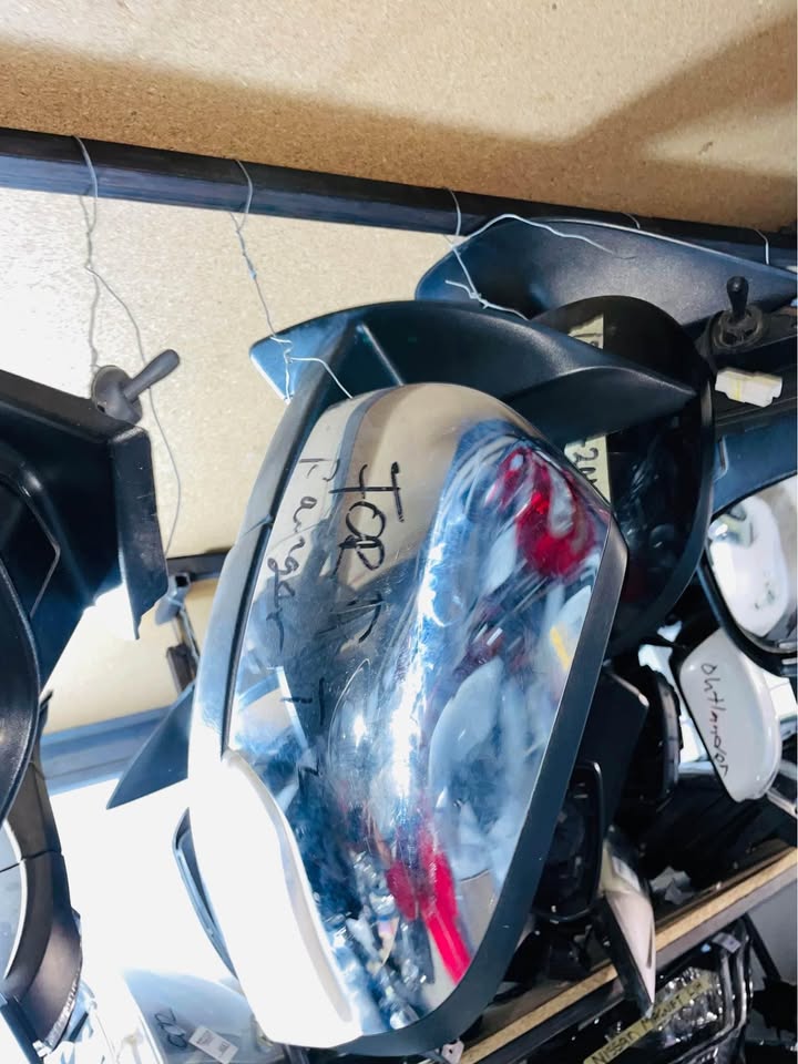 Ford Ranger T7 side mirror - Private Seller Ford Ranger T7 side mirror - Private Seller