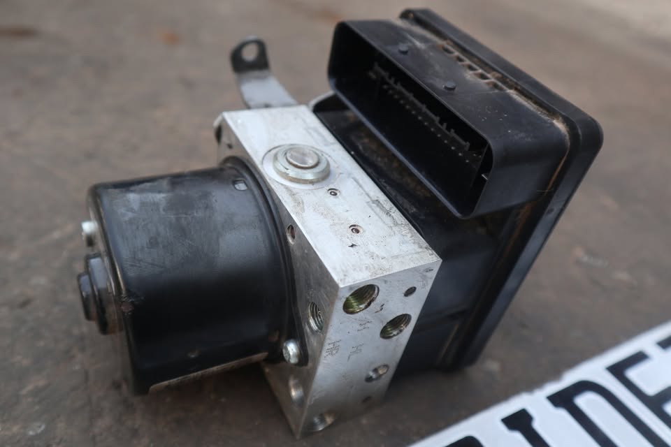 BMW E81/E82/E87/E88 ABS PUMP - Private Seller BMW E81/E82/E87/E88 ABS PUMP - Private Seller