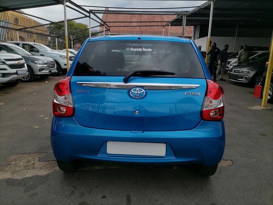 2015 Toyota Etios 1.5 Hatchback Service history