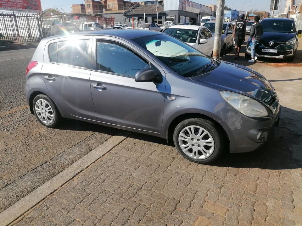 2011 Hyundai i20 1.6 Hatchback with a Nice interior seat