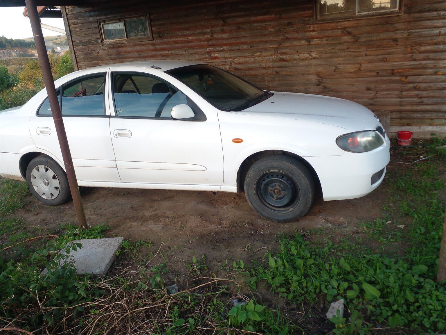 Nissan Almera