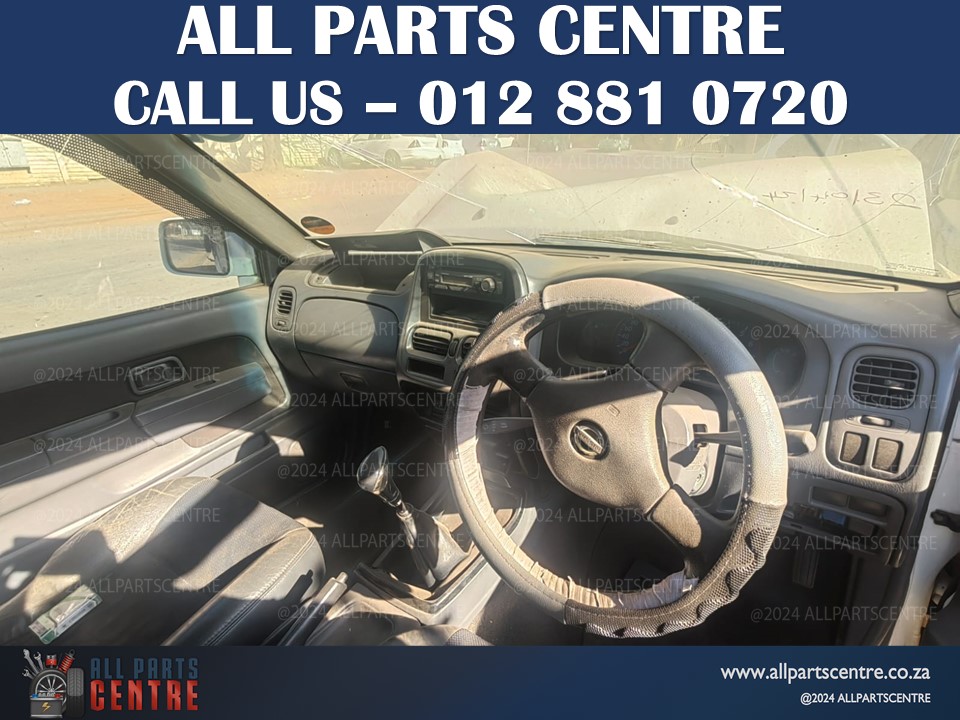 Nissan Np300 2005 stripping for spares
