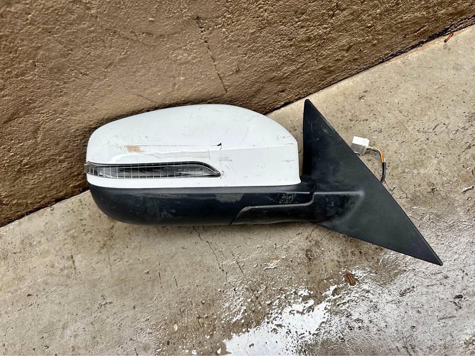 Chery Tiggo pro 4 right side mirror - Private Seller Chery Tiggo pro 4 right side mirror - Private Seller