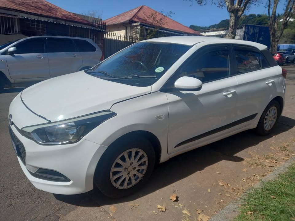 2015 Hyundai i20 1.2 Petrol, Manuel, White, 87000kms