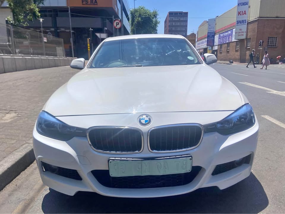 2013 BMW F30 320i 95000km