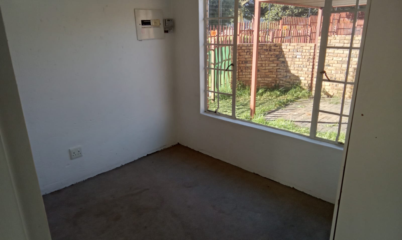 Townhouse For Sale in Wilgeheuwel | Junk Mail Marketplace