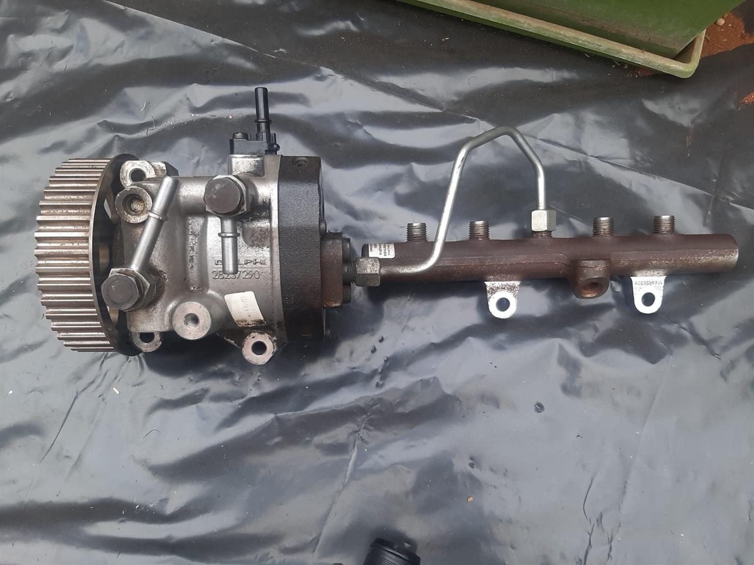 Diesel Pump & Injector Rail - Nissan / Renault 1.5 dci (167003608R) - Private Seller Diesel Pump & Injector Rail - Nissan / Renault 1.5 dci (167003608R) - Private Seller