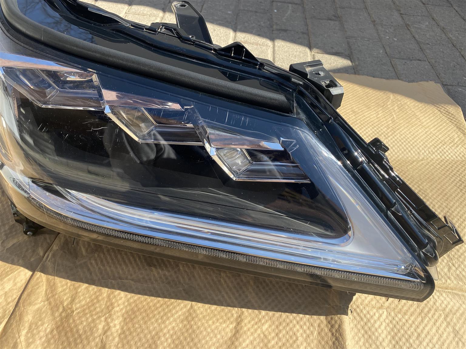 2022 LEXUS LX570 FULL LED HEADLIGHT RIGHT SIDE FOR SALE. IN PRISTINE CONDITION