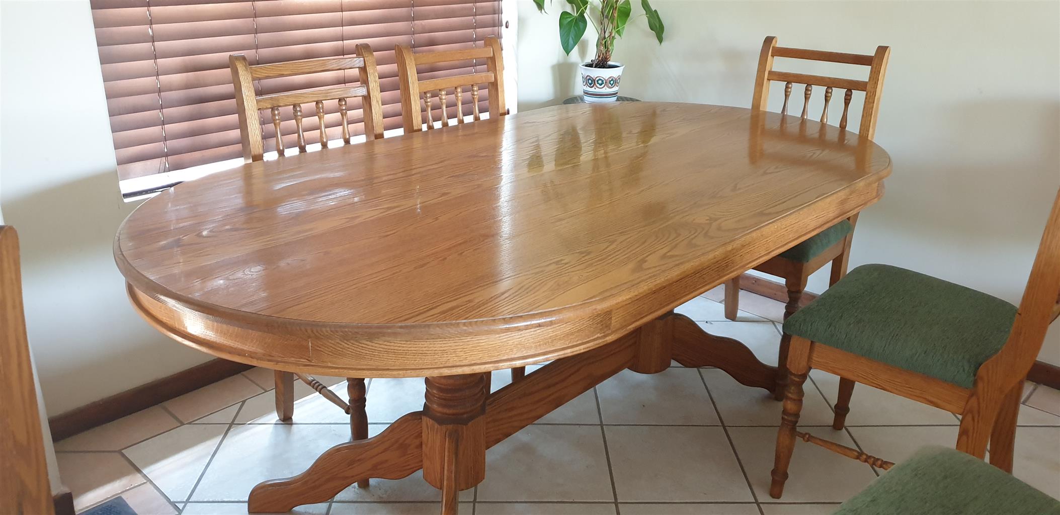 solid oak dining table and 6 chairs used