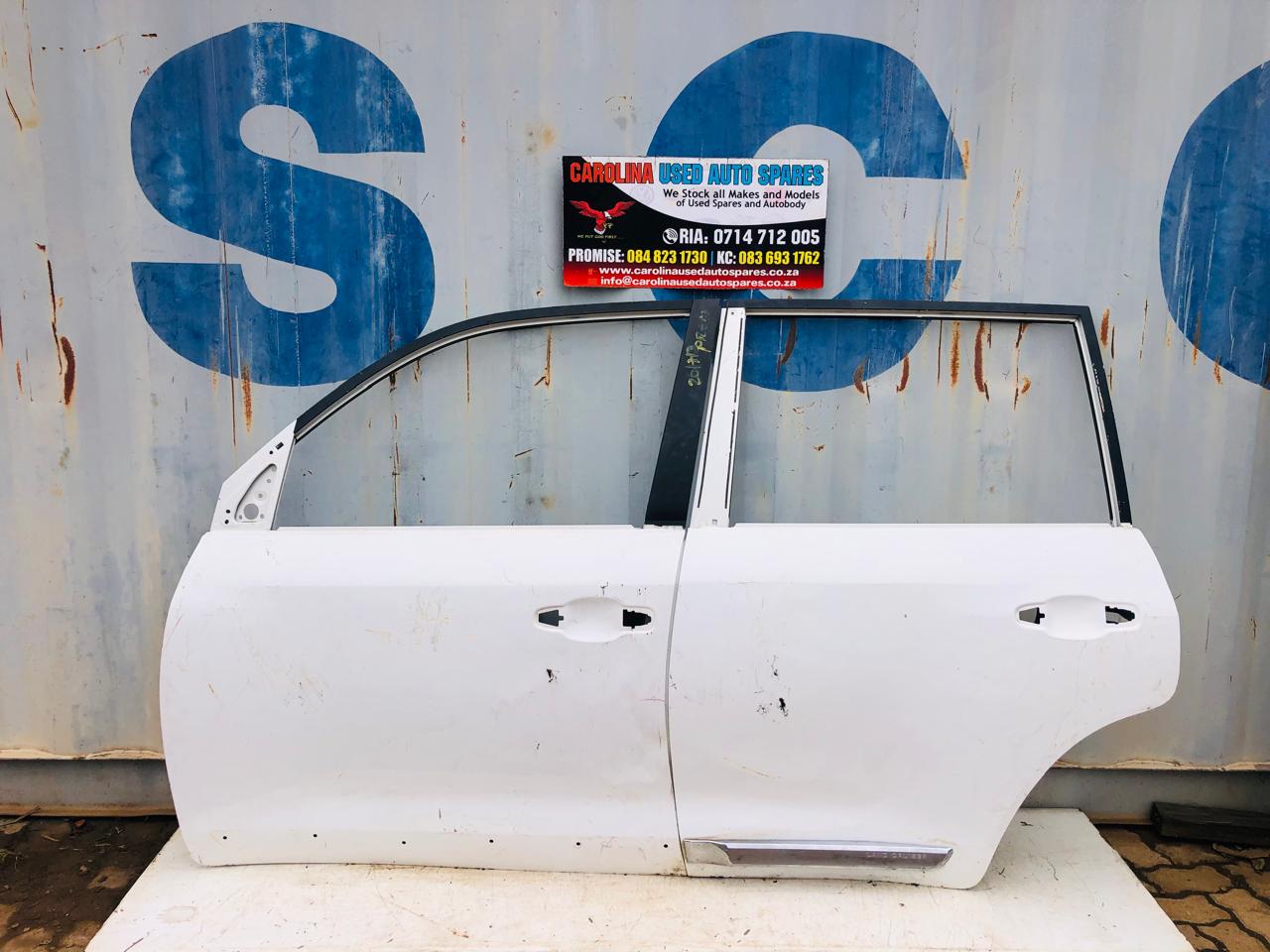 Toyota Land Cruiser 200 series left side front and rear/back doors (2015-2020) - Private Seller Toyota Land Cruiser 200 series left side front and rear/back doors (2015-2020) - Private Seller